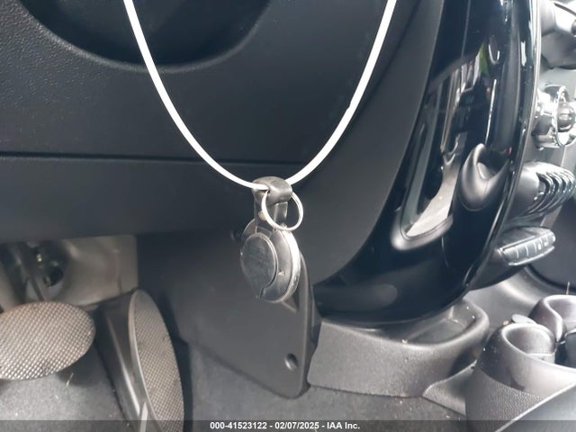 2011 MINI COOPER COUNTRYMAN WMWZB3C54BWM00926 Photo 10