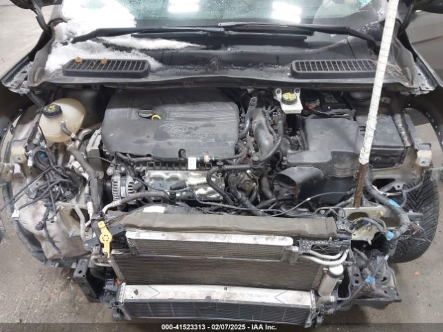 1FMCU9HD2JUB14892 Ford ESCAPE SEL