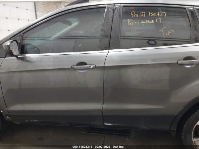 1FMCU9HD2JUB14892 Ford ESCAPE SEL