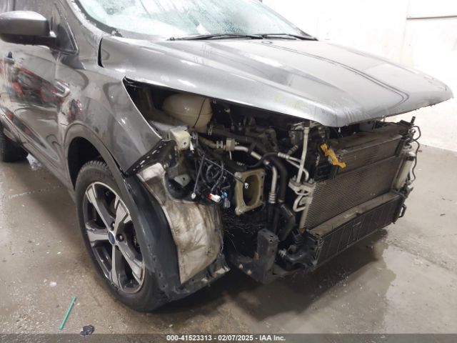 1FMCU9HD2JUB14892 Ford ESCAPE SEL