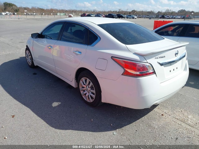 Nissan Altima 2.5 S 2015 1N4AL3AP0FC290021 Image 3