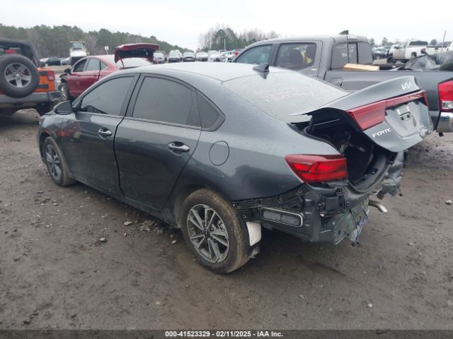 3KPF24AD3RE758948 KIA Forte Lxs