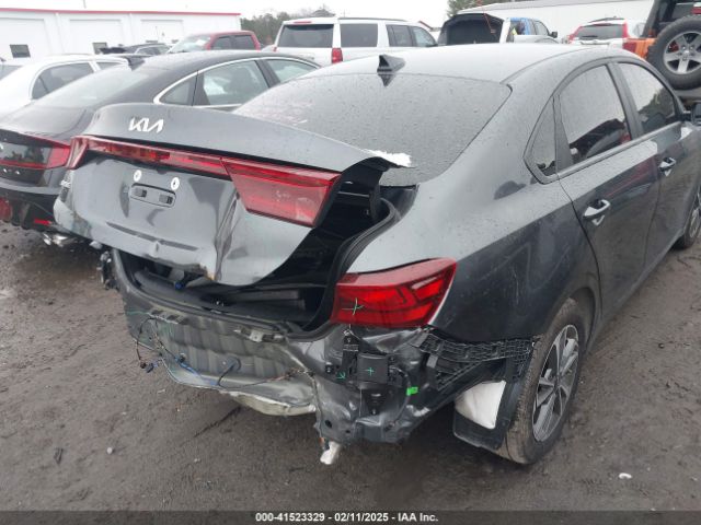 3KPF24AD3RE758948 KIA Forte Lxs