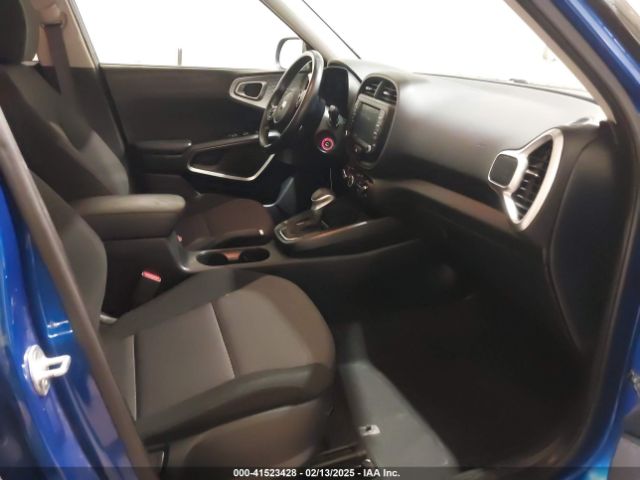 KNDJ23AU1M7129377 KIA Soul X-line