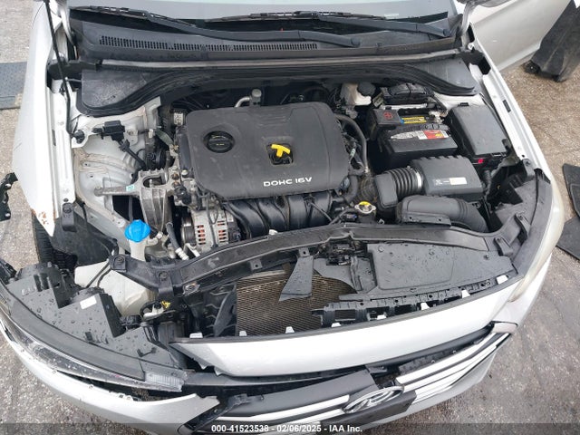 5NPD74LF9JH273138 Hyundai ELANTRA SE