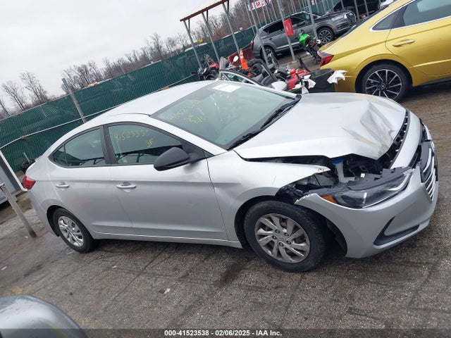5NPD74LF9JH273138 Hyundai ELANTRA SE