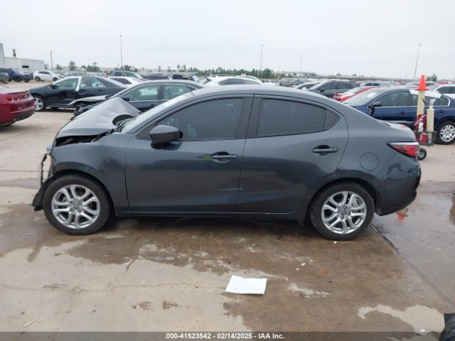3MYDLBYV6JY304639 Toyota YARIS IA