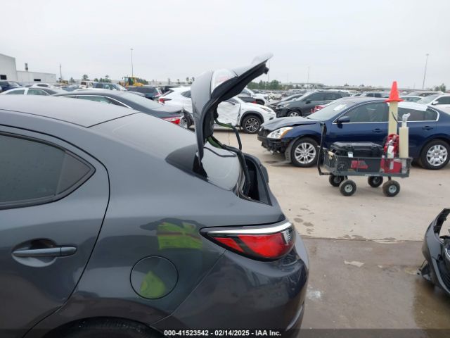 3MYDLBYV6JY304639 Toyota YARIS IA