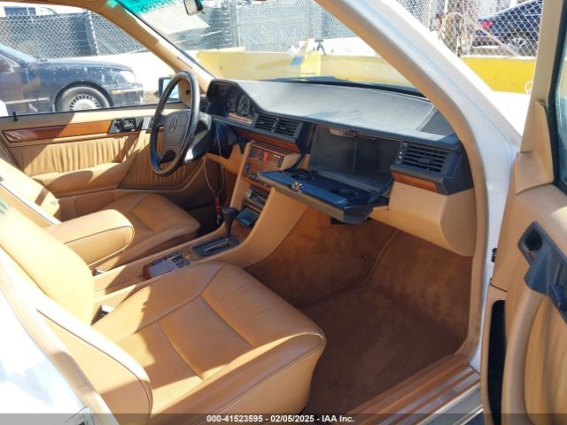 1992 MERCEDES-BENZ 300 WDBEA30D6NB624256 Photo 4