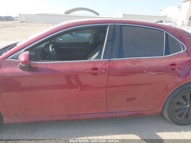 4T1B11HK8JU565670 Toyota CAMRY LE