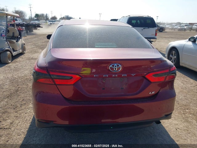 4T1B11HK8JU565670 Toyota CAMRY LE
