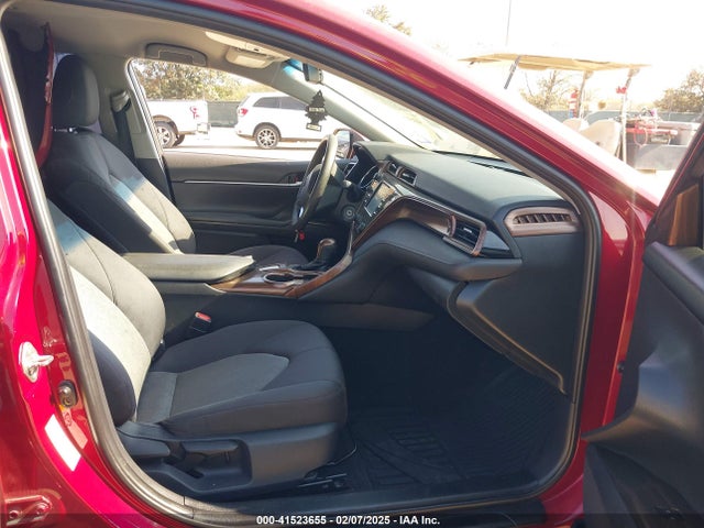 4T1B11HK8JU565670 Toyota CAMRY LE