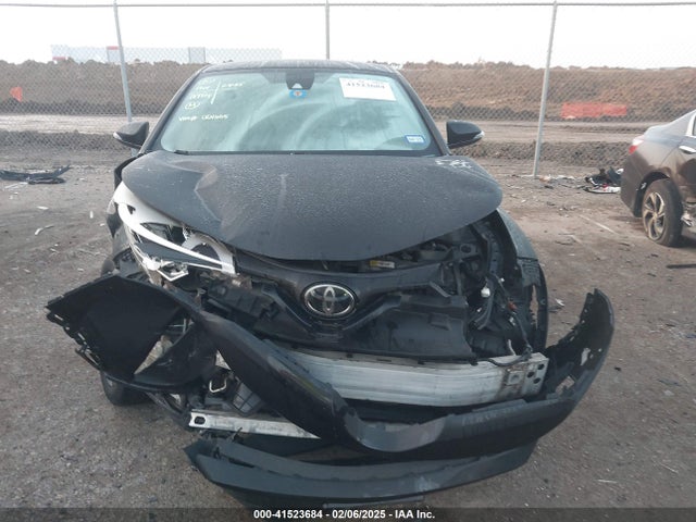 JTNKHMBX1J1001605 Toyota C-HR XLE
