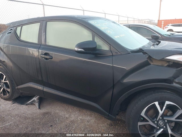 JTNKHMBX1J1001605 Toyota C-HR XLE