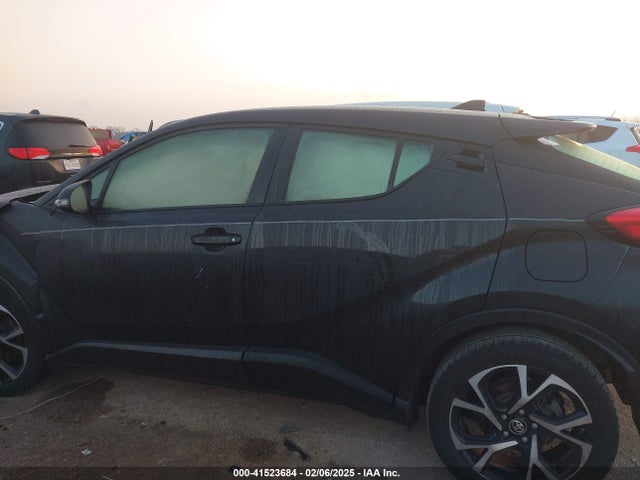 JTNKHMBX1J1001605 Toyota C-HR XLE