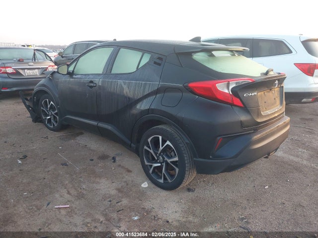 JTNKHMBX1J1001605 Toyota C-HR XLE