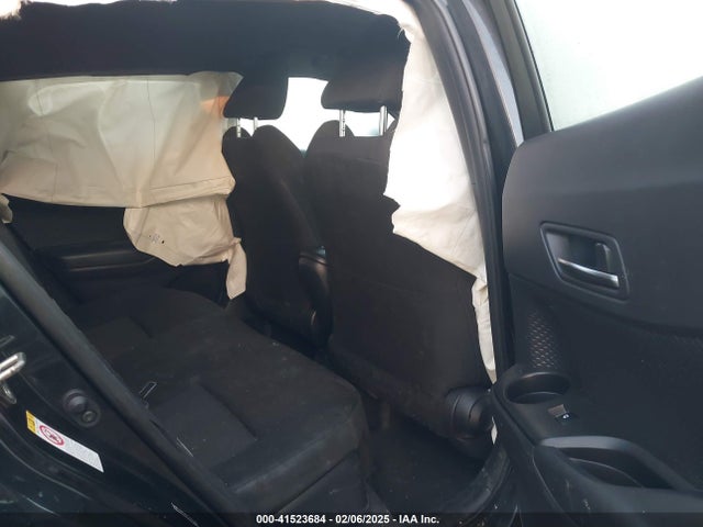 JTNKHMBX1J1001605 Toyota C-HR XLE