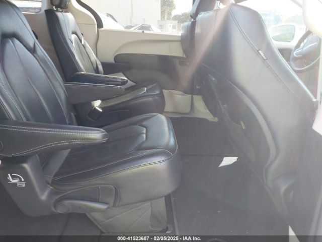 2C4RC1BG9NR106619 Chrysler Pacifica Touring L
