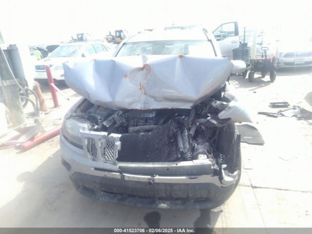 1C4NJDEBXGD594149 Jeep Compass Latitude