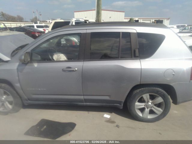 1C4NJDEBXGD594149 Jeep Compass Latitude