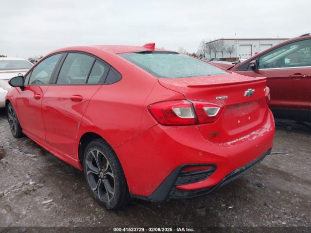 2019 CHEVROLET CRUZE 1G1BE5SM5K7139499 Photo 2