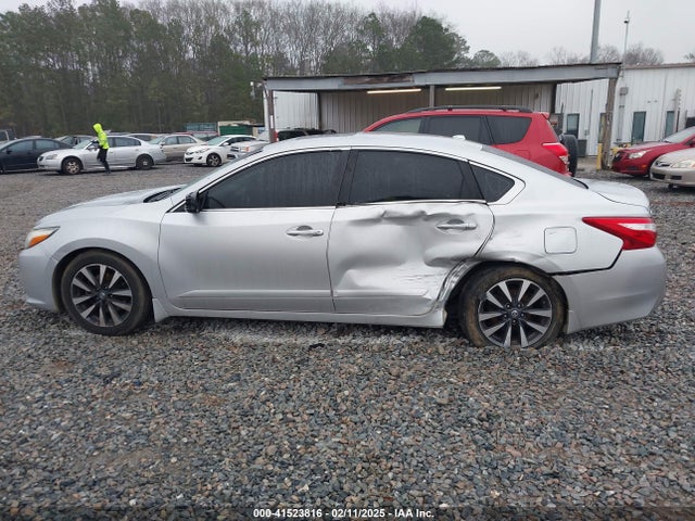 1N4AL3AP1HC115795 Nissan Altima 2.5 Sv