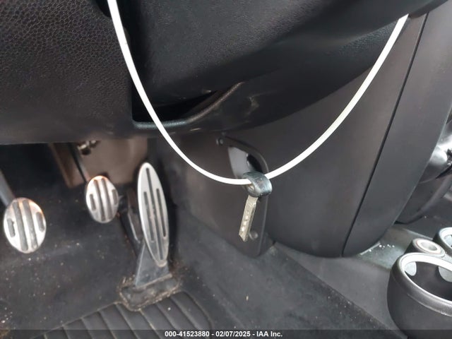 2013 MINI CONVERTIBLE WMWZP3C58DT297712 Photo 10