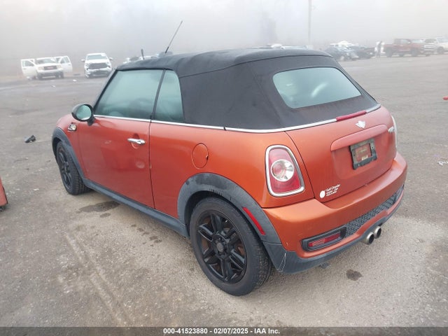 2013 MINI CONVERTIBLE WMWZP3C58DT297712 Photo 2