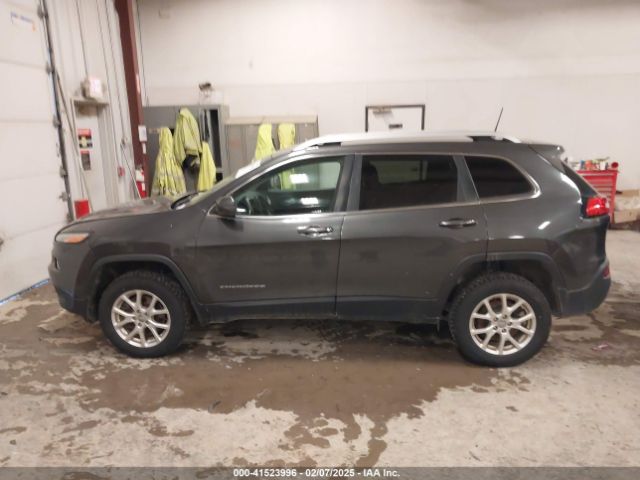 1C4PJMCS2GW133592 Jeep Cherokee Latitude