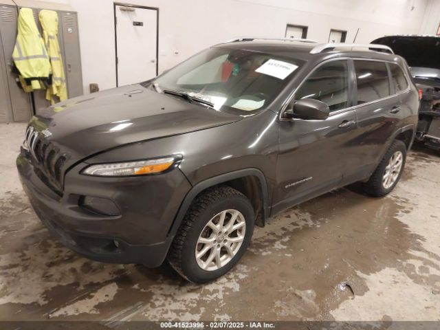 1C4PJMCS2GW133592 Jeep Cherokee Latitude