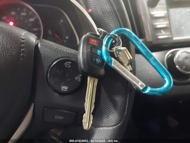 JTMBFREV4FJ037488 Toyota RAV4 LE