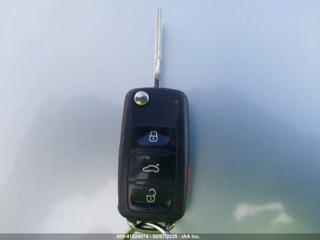3VWD17AJ2EM214648 Volkswagen 2014