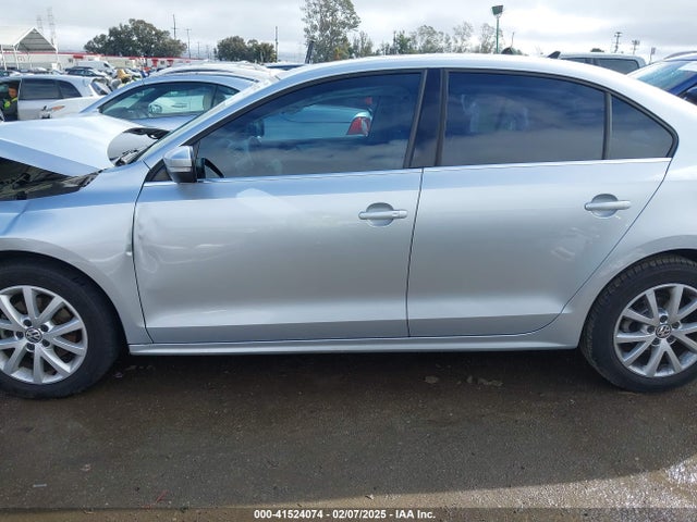3VWD17AJ2EM214648 Volkswagen 2014