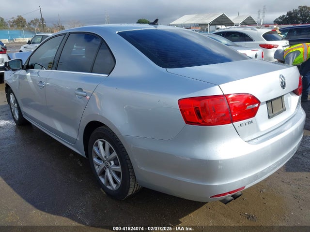 3VWD17AJ2EM214648 Volkswagen 2014