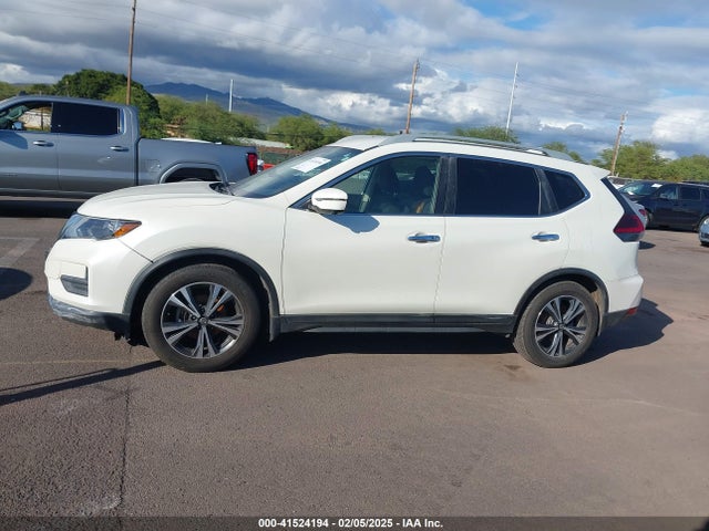 2020 Nissan Rogue Sv Fwd მანქანა იყიდება აუქციონზე, vin: 5N1AT2MT0LC798106, აუქციონის ნომერი: 41524194