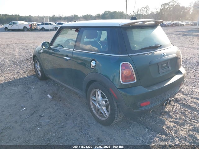 2007 MINI COOPER S WMWMF73587TL88777 Photo 2