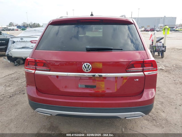 Volkswagen fsi 2018 1V2AR2CA3JC558580 Image 16