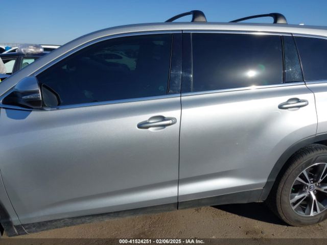 5TDZZRFH8KS359451 Toyota Highlander Le Plus