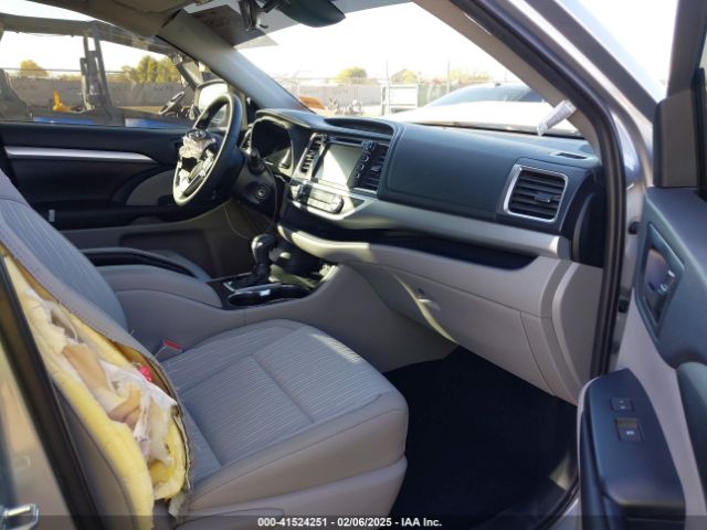 5TDZZRFH8KS359451 Toyota Highlander Le Plus
