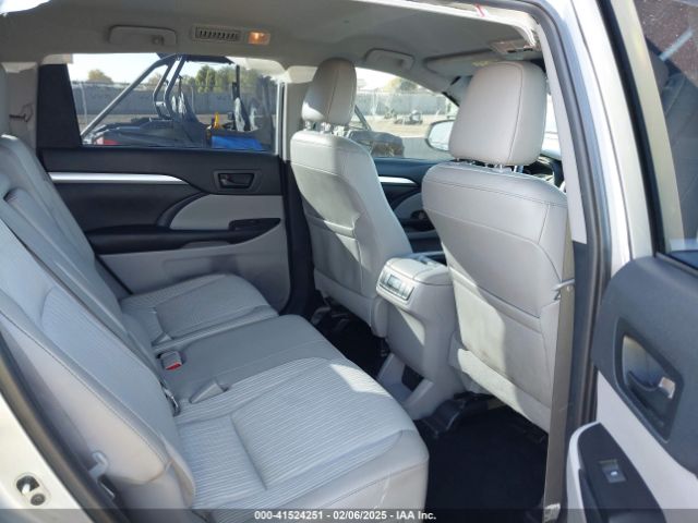 5TDZZRFH8KS359451 Toyota Highlander Le Plus