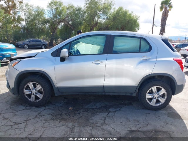 Chevrolet TRAX LS 2018 KL7CJNSB4JB607298 Image 14