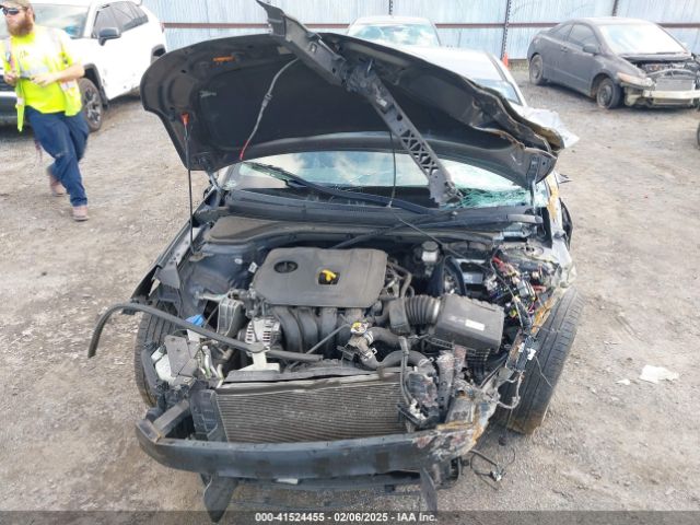5NPD74LFXKH416034 Hyundai ELANTRA SE