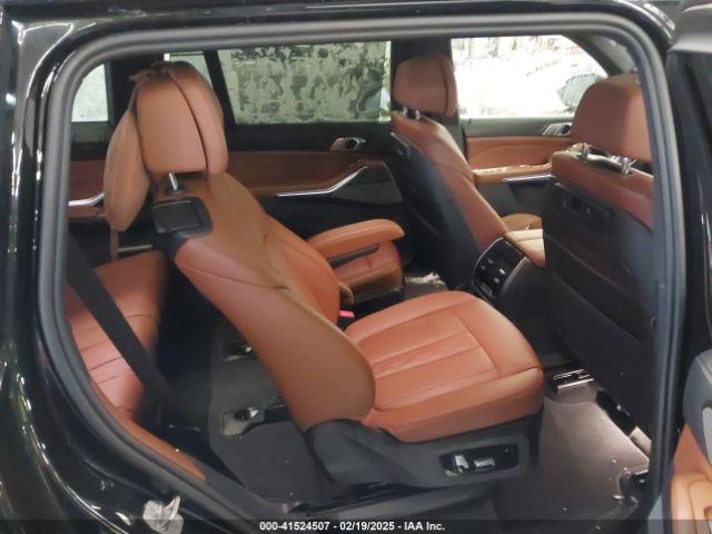 2022 BMW X7 5UXCX6C01N9M34758 Photo 7