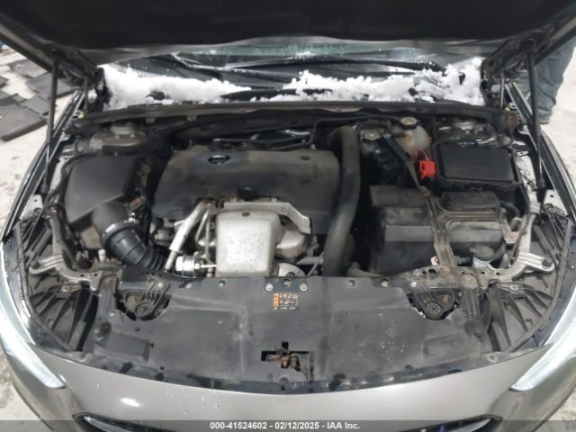 W04GV8SX5J1110895 Buick Regal Tourx Essence