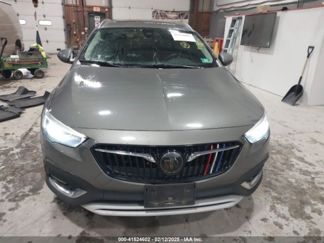 W04GV8SX5J1110895 Buick Regal Tourx Essence