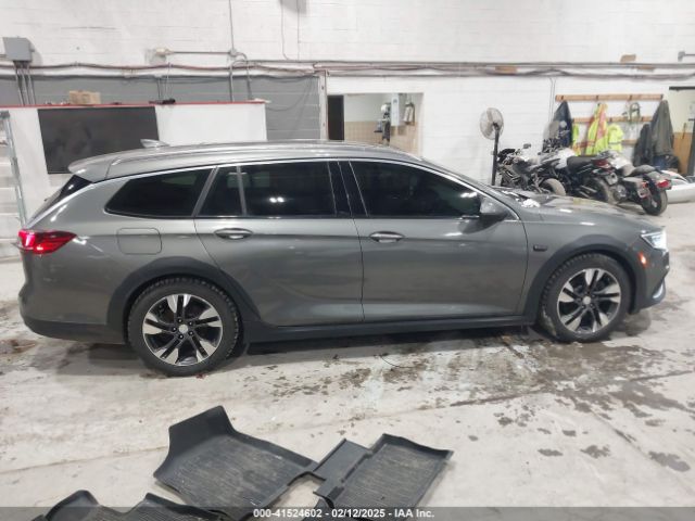 W04GV8SX5J1110895 Buick Regal Tourx Essence
