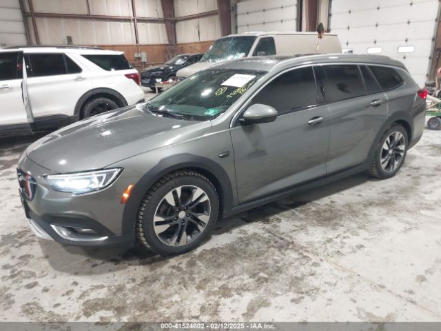 W04GV8SX5J1110895 Buick Regal Tourx Essence
