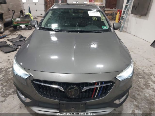 W04GV8SX5J1110895 Buick Regal Tourx Essence