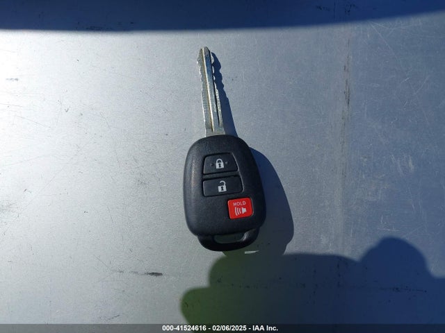 Toyota RAV4 LE 2017 JTMZFREV2HJ109466 Image 11