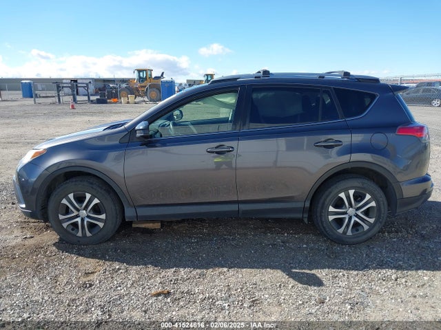 Toyota RAV4 LE 2017 JTMZFREV2HJ109466 Image 14